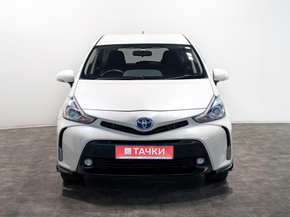 Toyota Prius Alpha 2016 - фото автомобиля