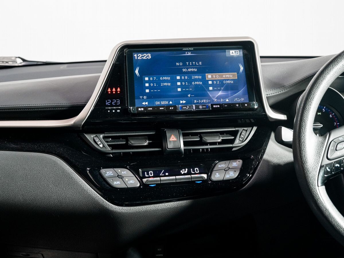 Toyota C-HR 2019 - фото автомобиля
