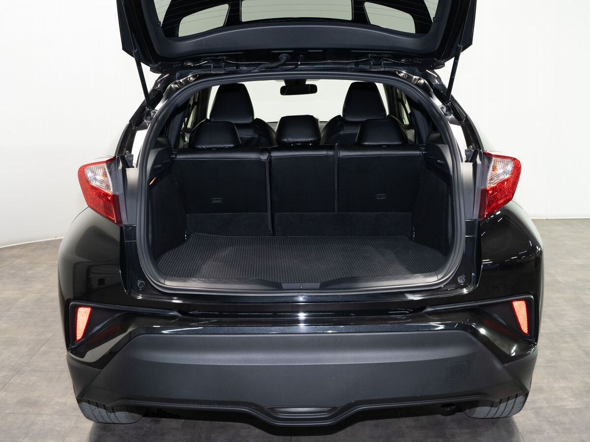 Toyota C-HR 2019 - фото автомобиля