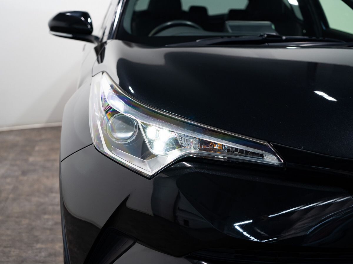 Toyota C-HR 2019 - фото автомобиля