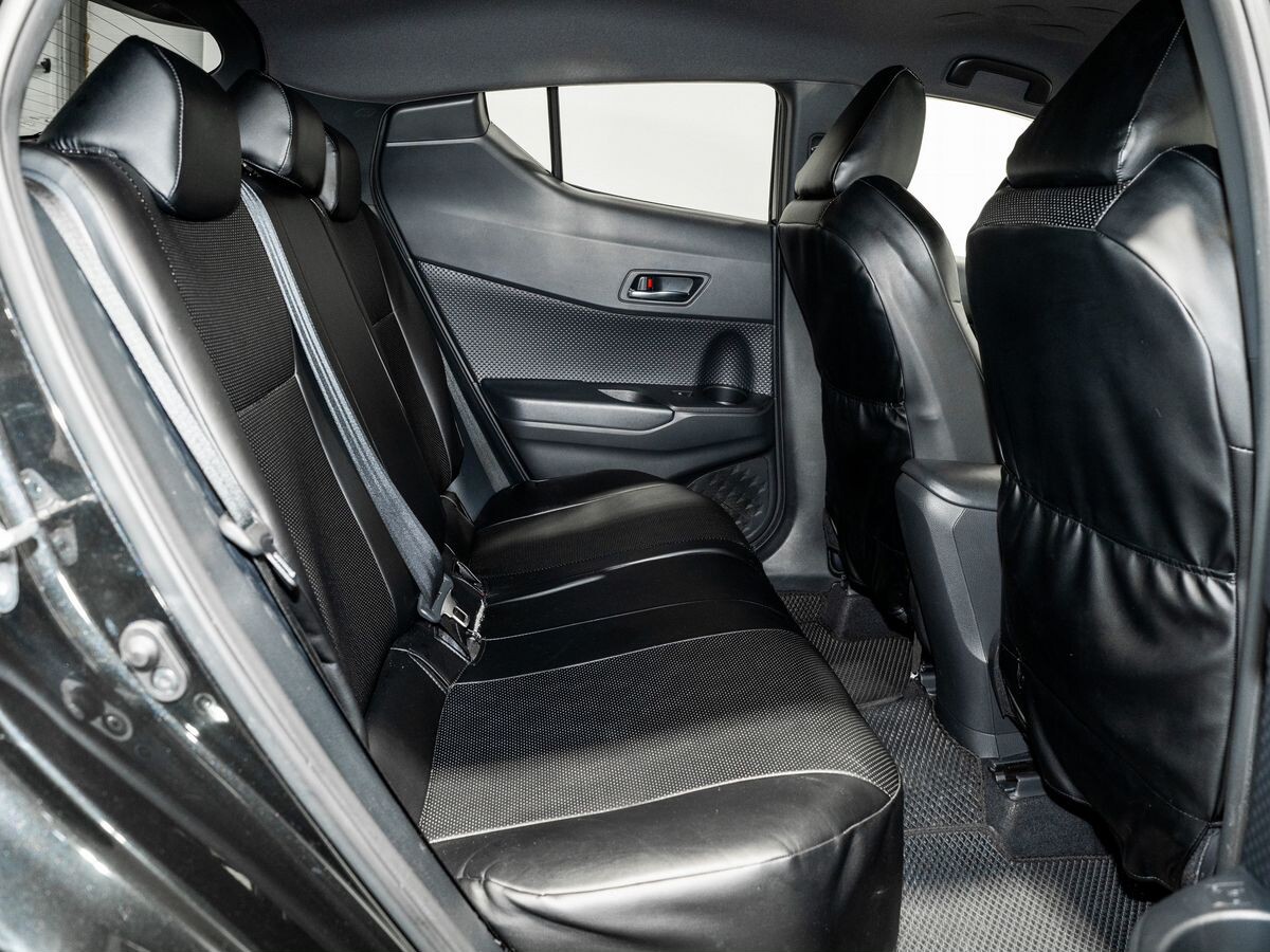 Toyota C-HR 2019 - фото автомобиля