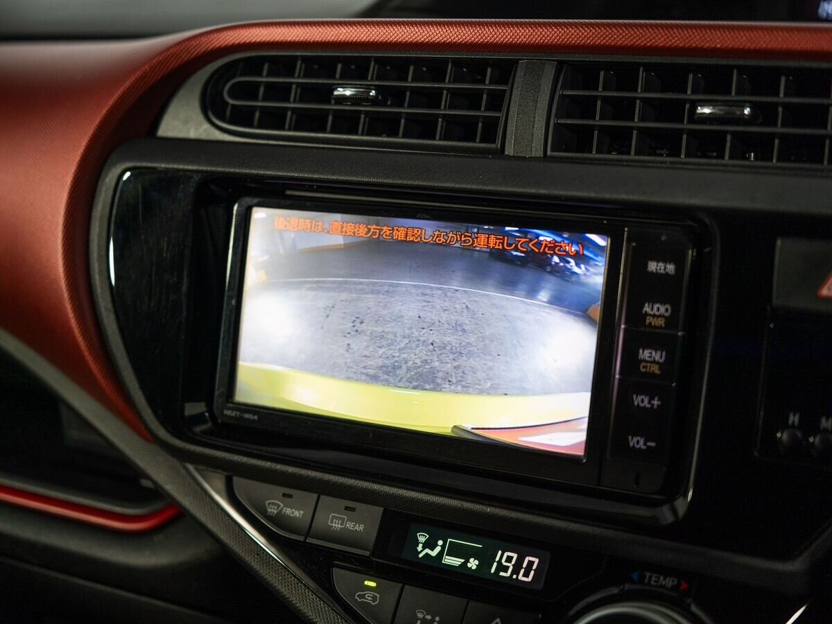Toyota Aqua 2015 - фото автомобиля