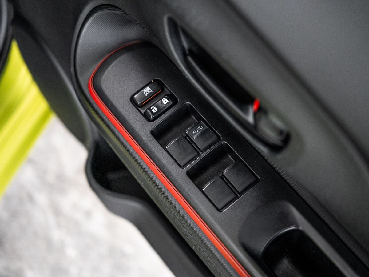 Toyota Aqua 2015 - фото автомобиля
