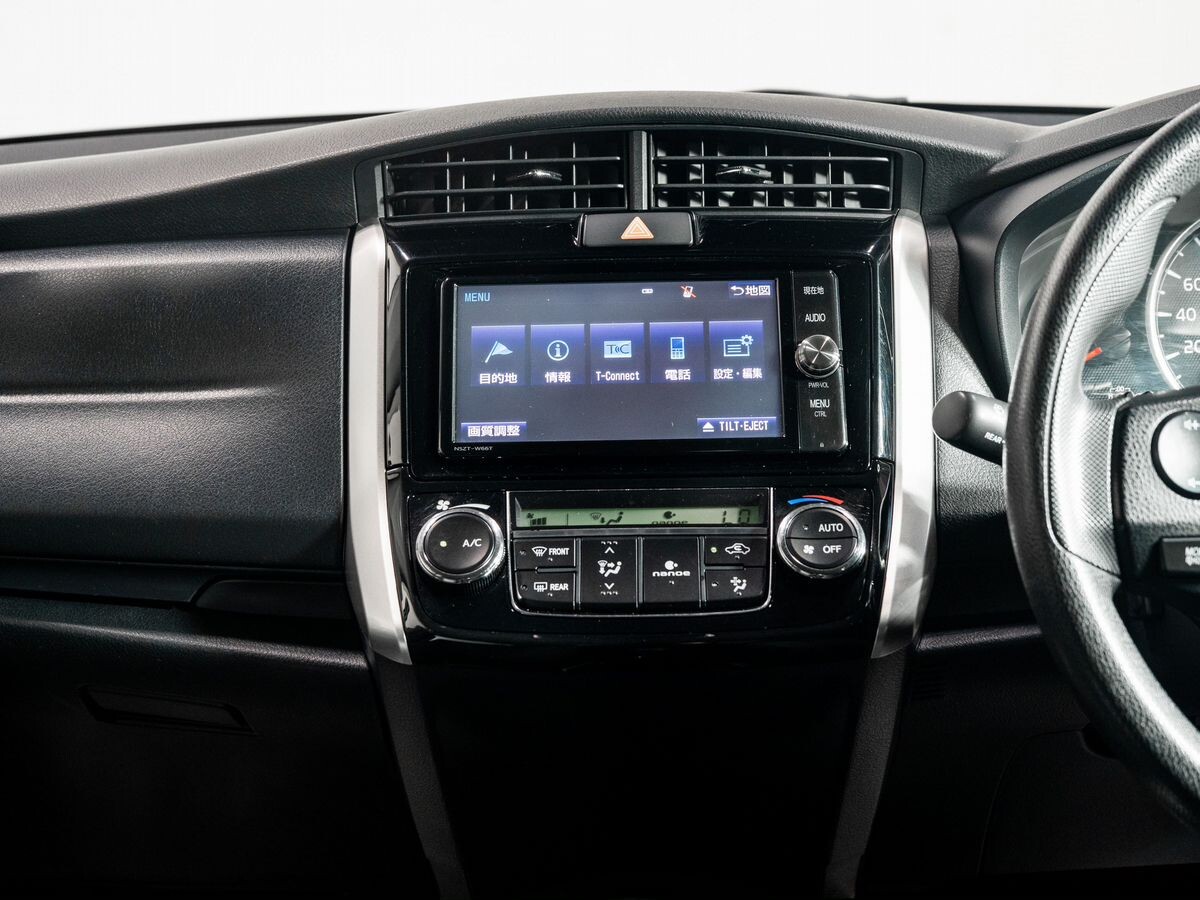 Toyota Corolla Fielder 2017 - фото автомобиля