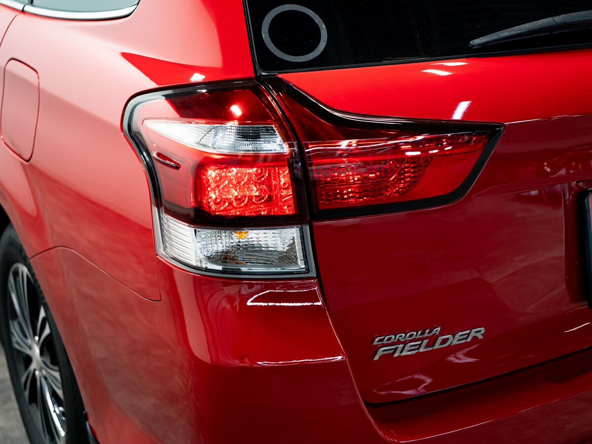 Toyota Corolla Fielder 2017 - фото автомобиля
