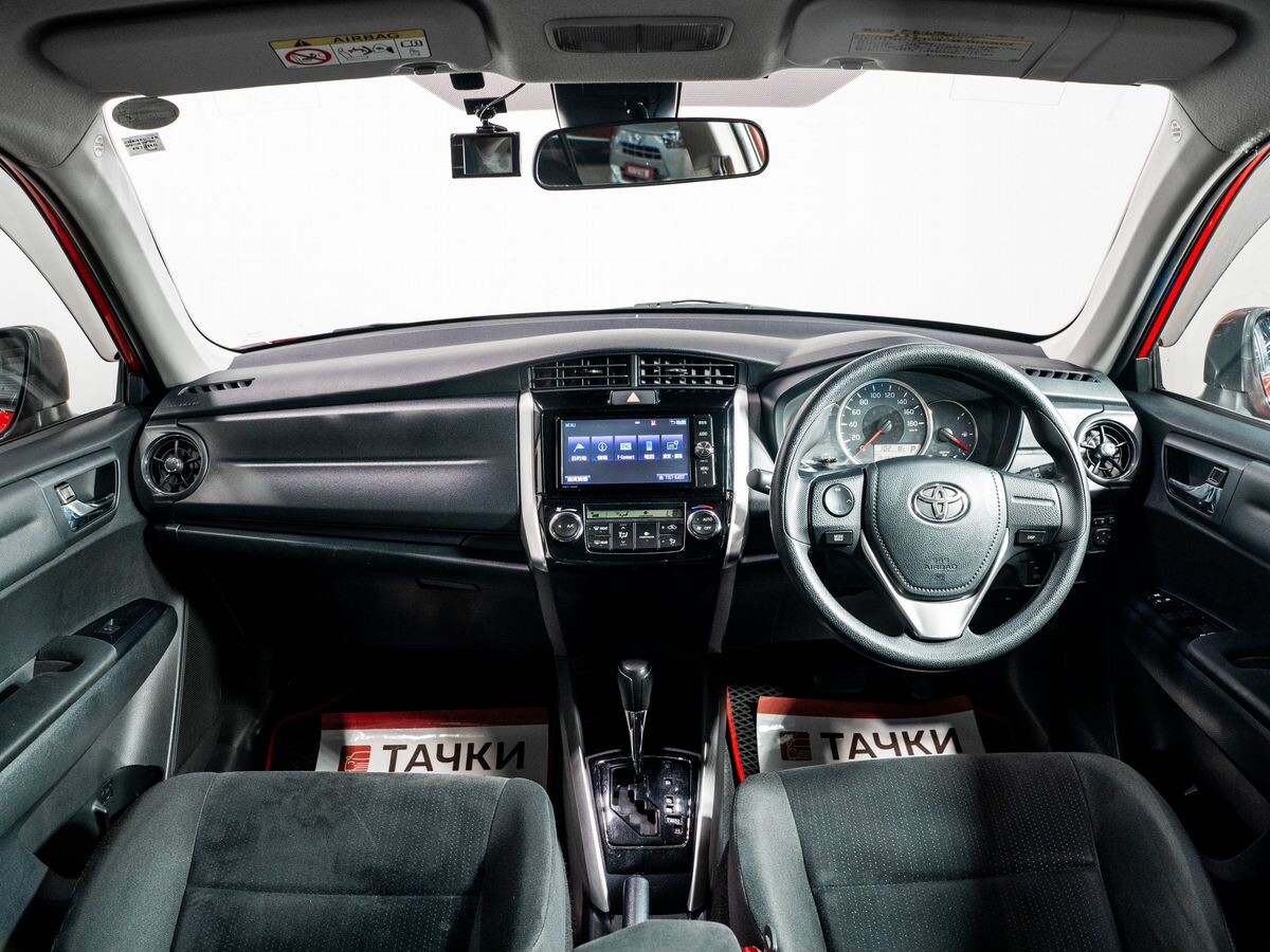 Toyota Corolla Fielder 2017 - фото автомобиля