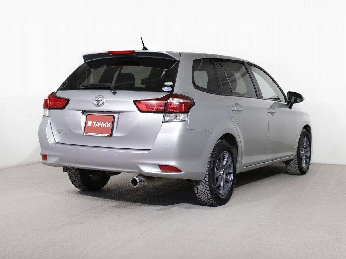 Toyota Corolla Fielder 2018 - фото автомобиля