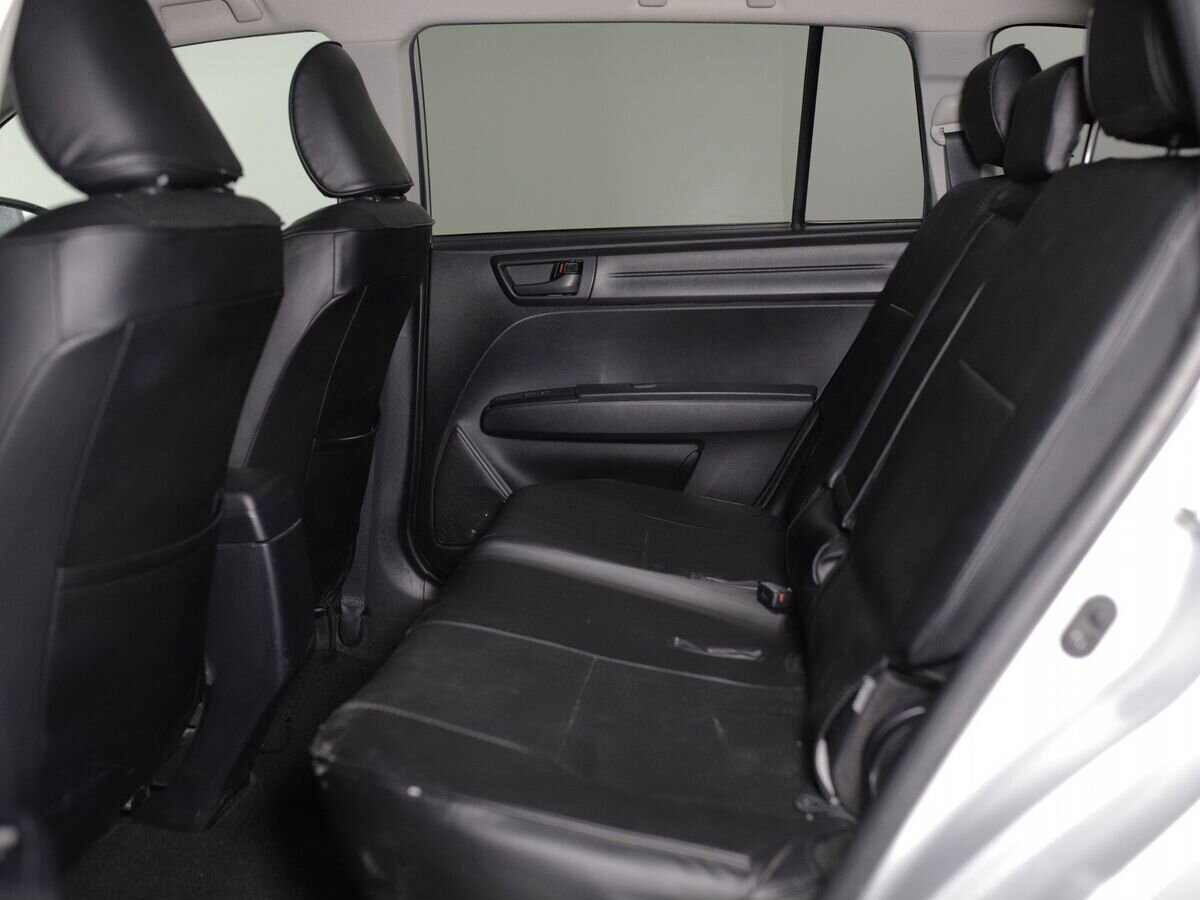 Toyota Corolla Fielder 2018 - фото автомобиля