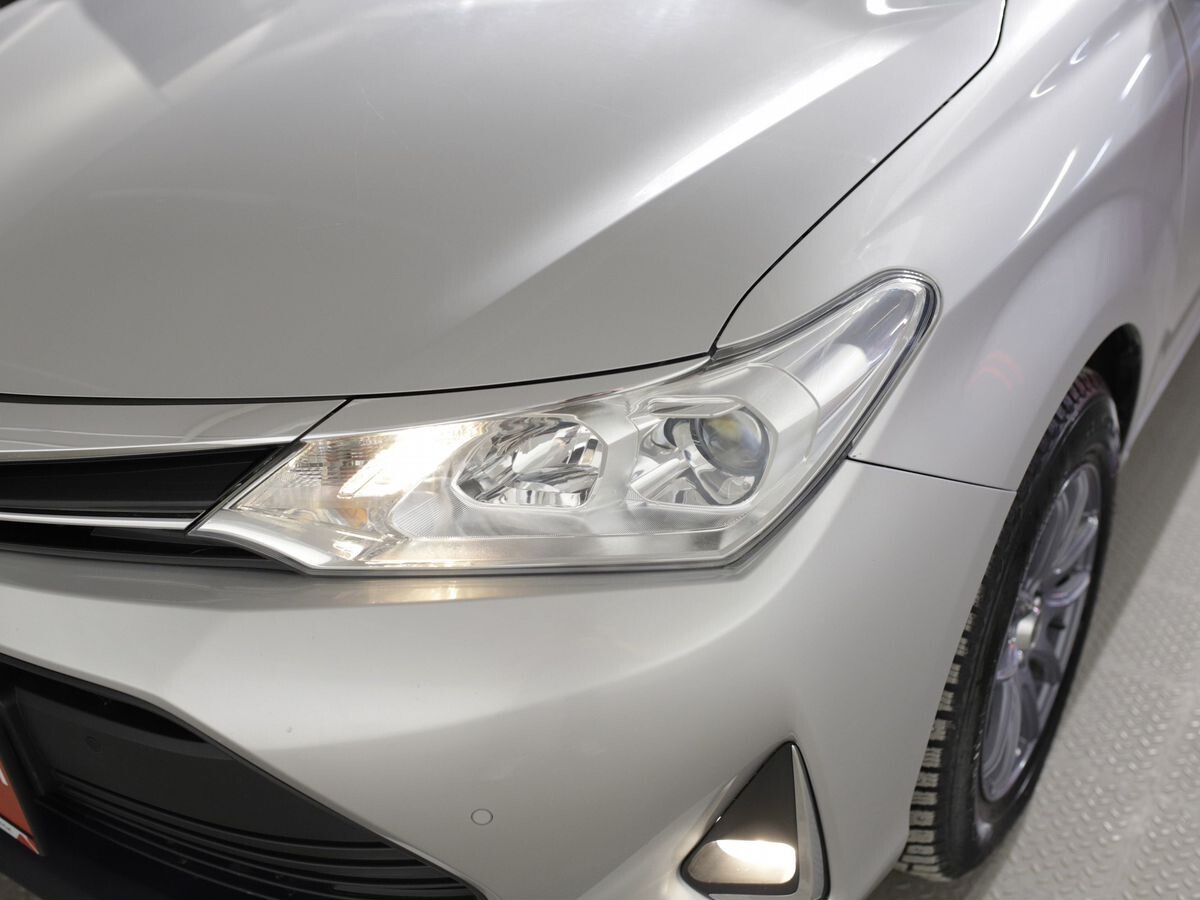 Toyota Corolla Fielder 2018 - фото автомобиля