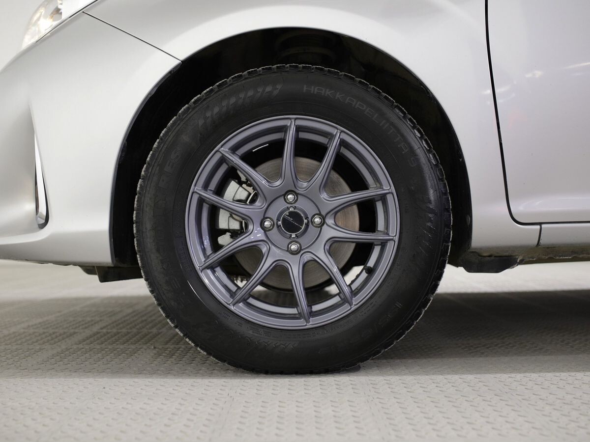 Toyota Corolla Fielder 2018 - фото автомобиля