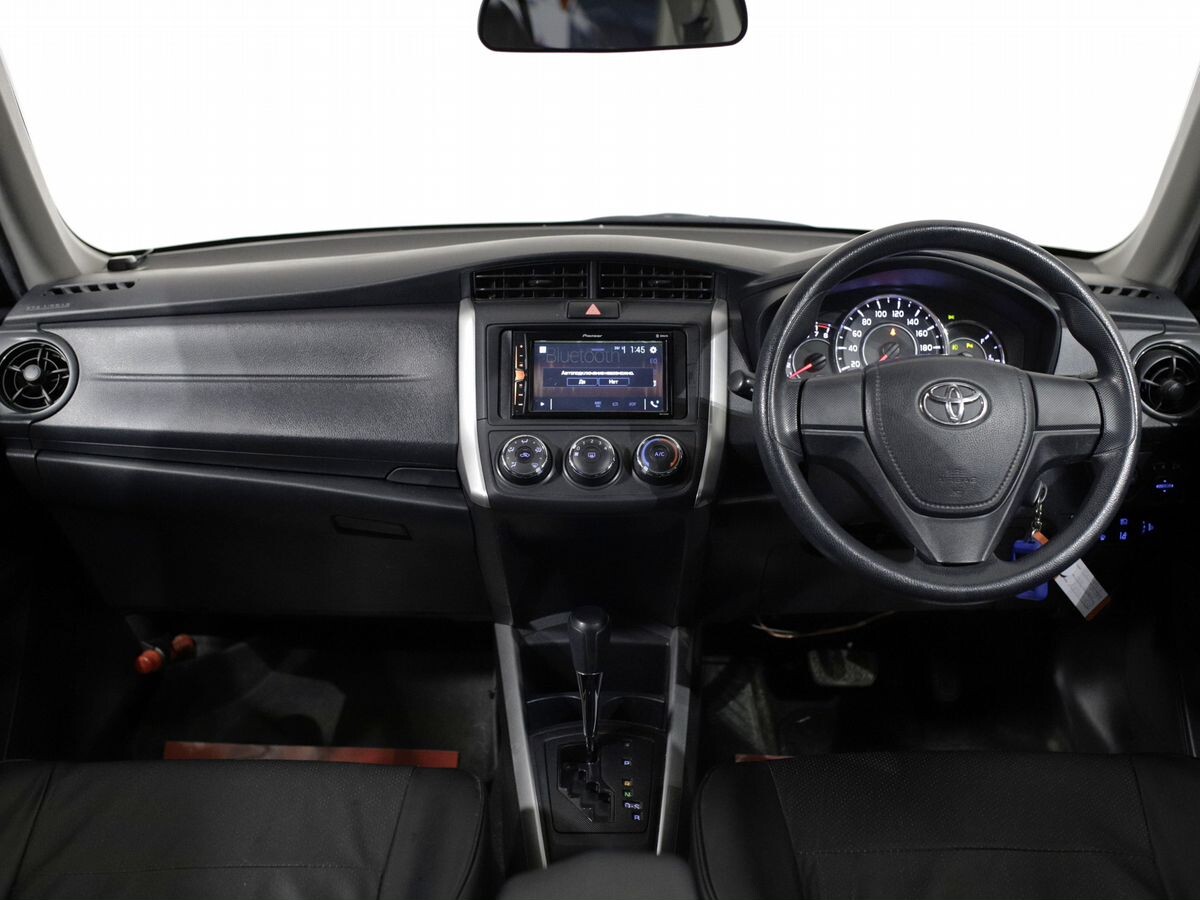 Toyota Corolla Fielder 2018 - фото автомобиля