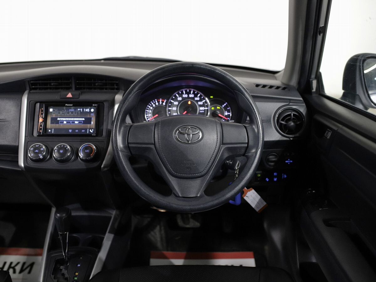 Toyota Corolla Fielder 2018 - фото автомобиля