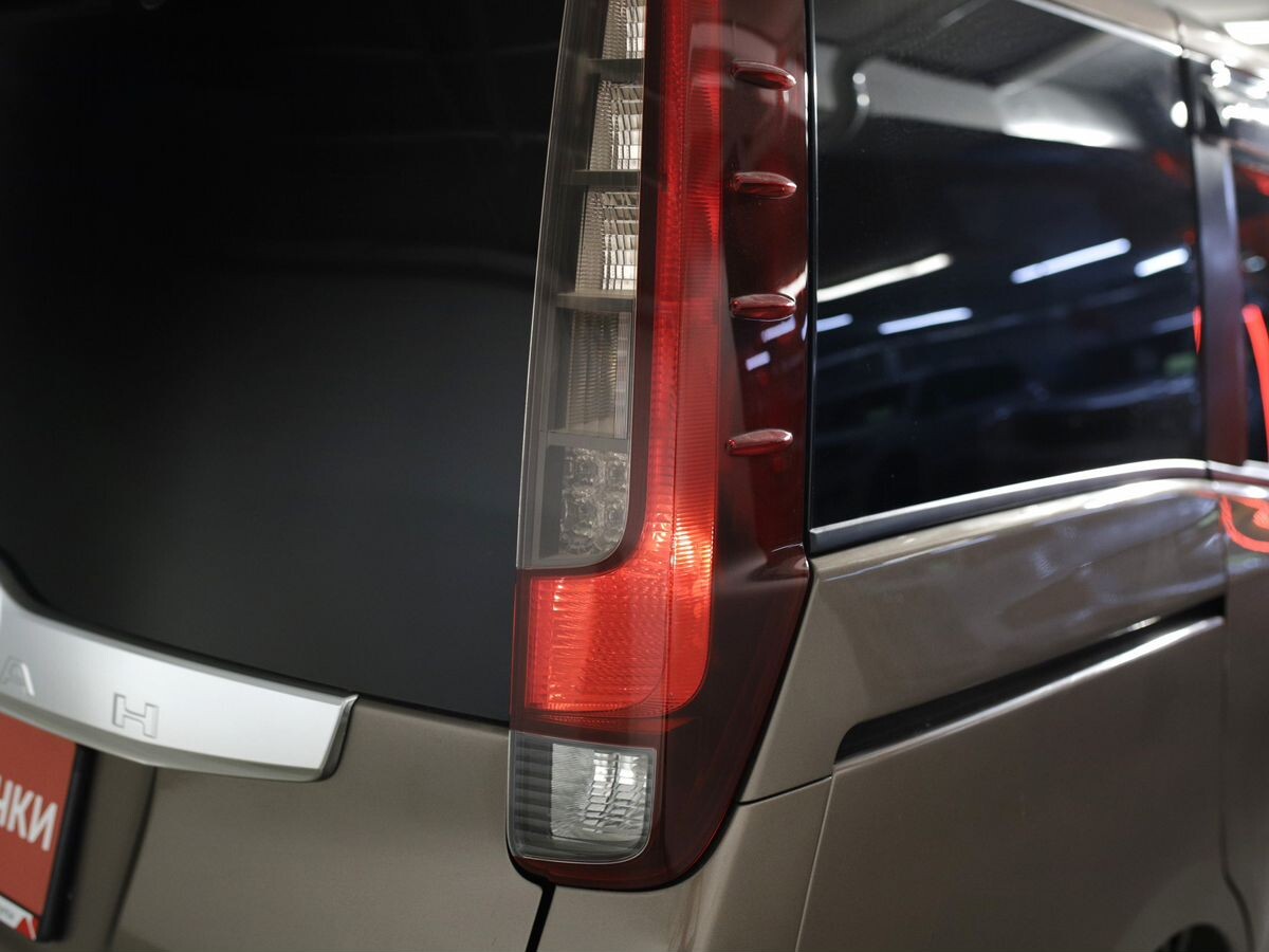 Toyota Noah 2014 - фото автомобиля