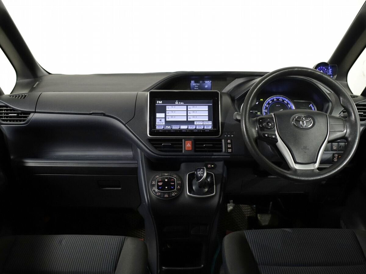 Toyota Noah 2014 - фото автомобиля