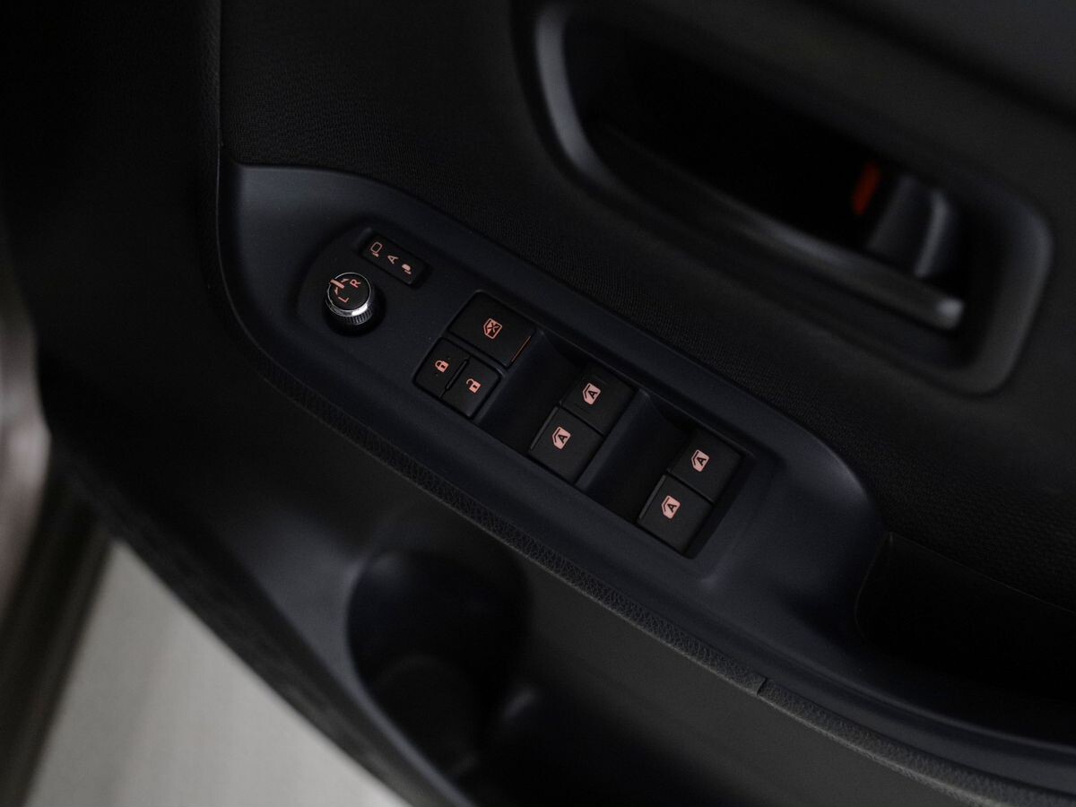 Toyota Noah 2014 - фото автомобиля