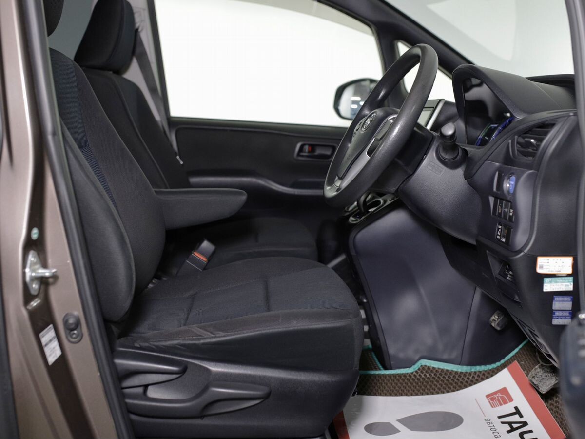 Toyota Noah 2014 - фото автомобиля