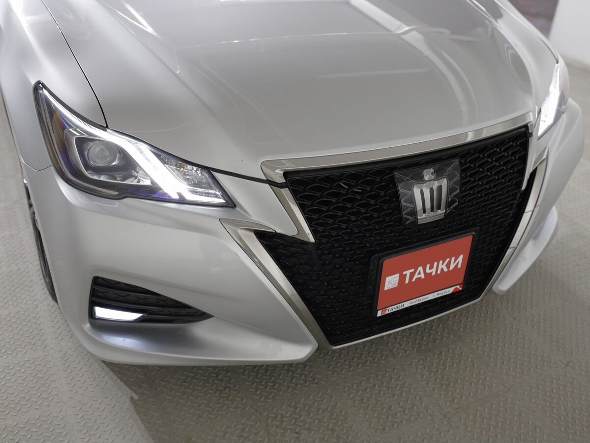 Toyota Crown 2016 - фото автомобиля