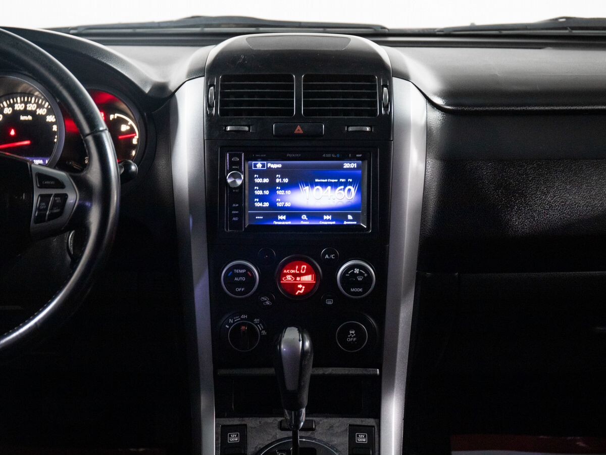 Suzuki Grand Vitara 2011 - фото автомобиля
