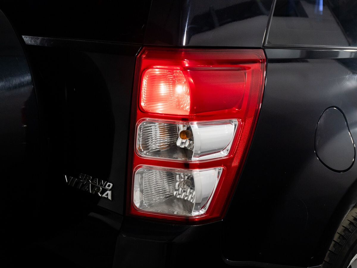 Suzuki Grand Vitara 2011 - фото автомобиля