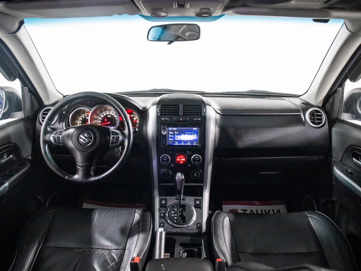 Suzuki Grand Vitara 2011 - фото автомобиля