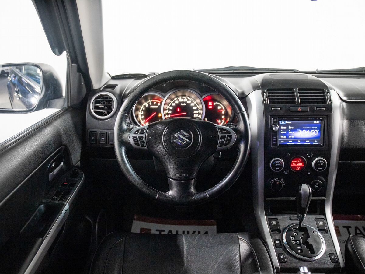 Suzuki Grand Vitara 2011 - фото автомобиля