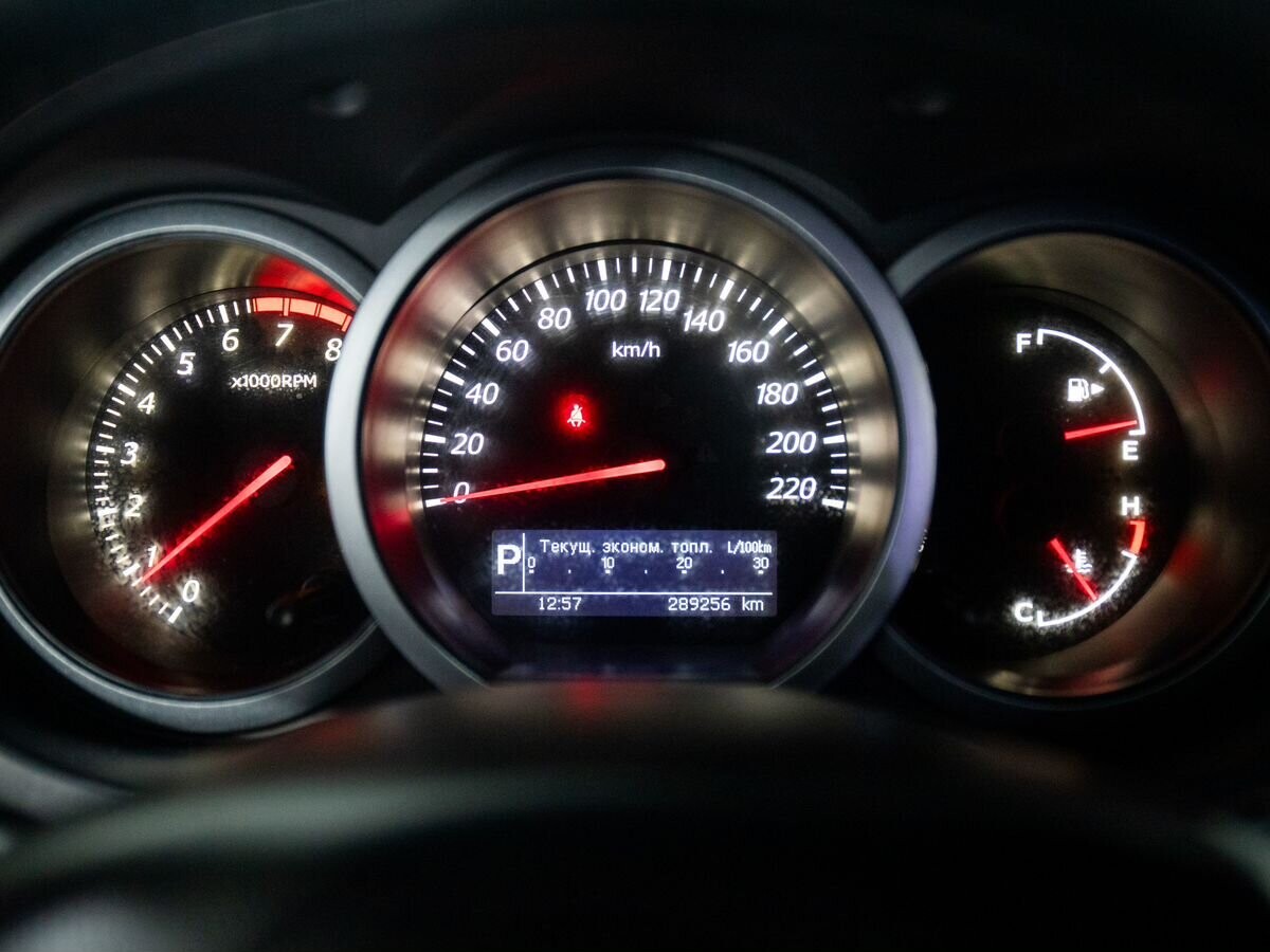 Suzuki Grand Vitara 2011 - фото автомобиля