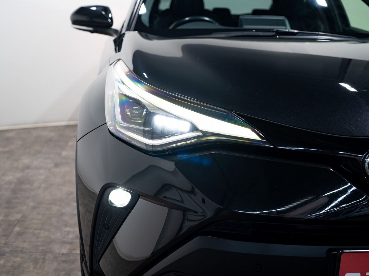 Toyota C-HR 2020 - фото автомобиля
