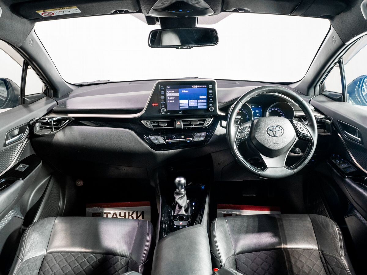 Toyota C-HR 2020 - фото автомобиля