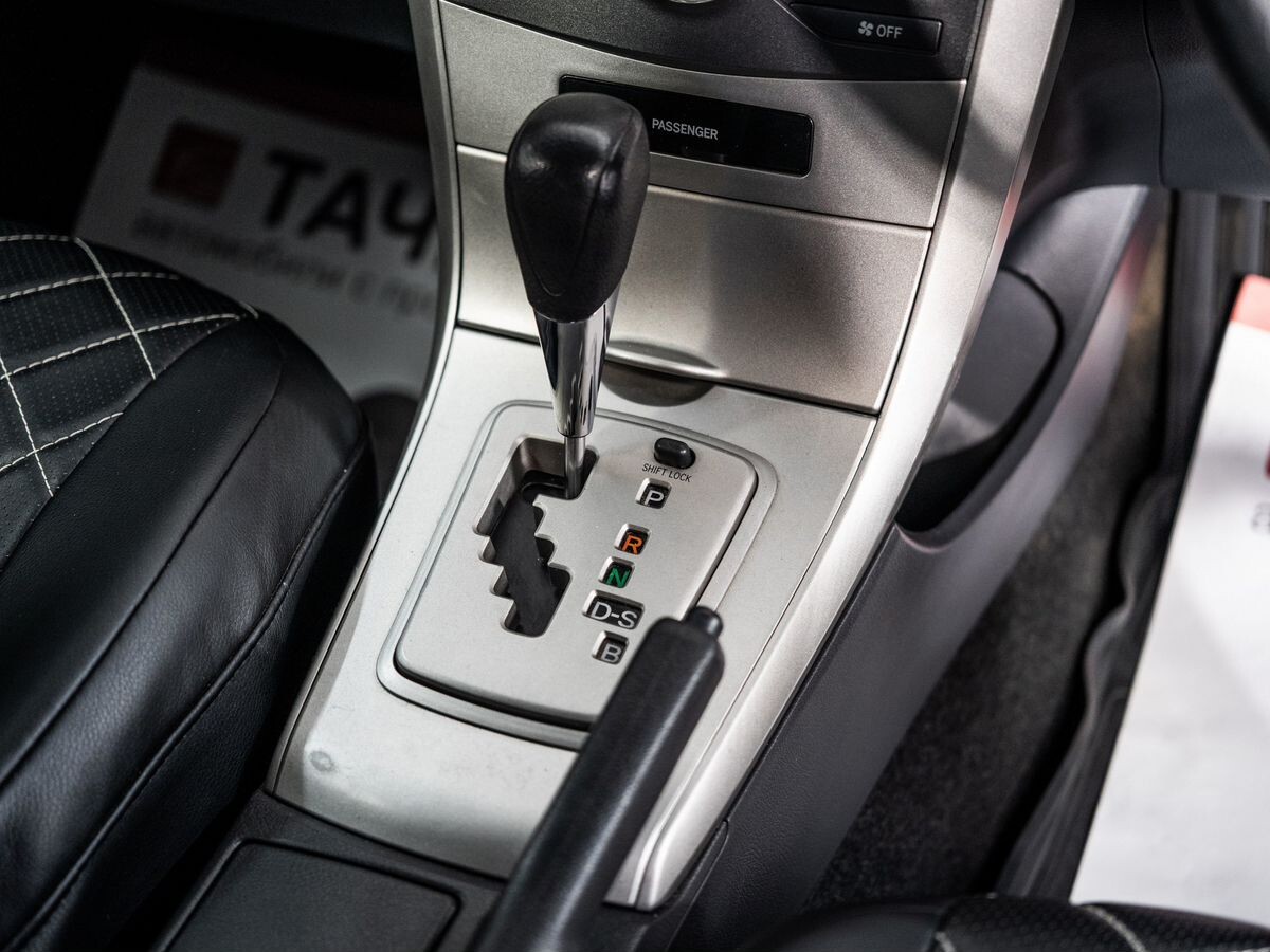 Toyota Corolla Fielder 2010 - фото автомобиля