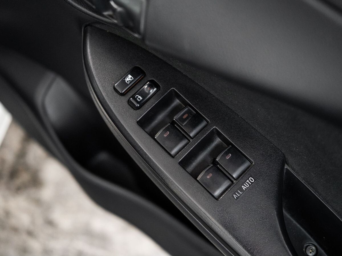 Toyota Corolla Fielder 2010 - фото автомобиля