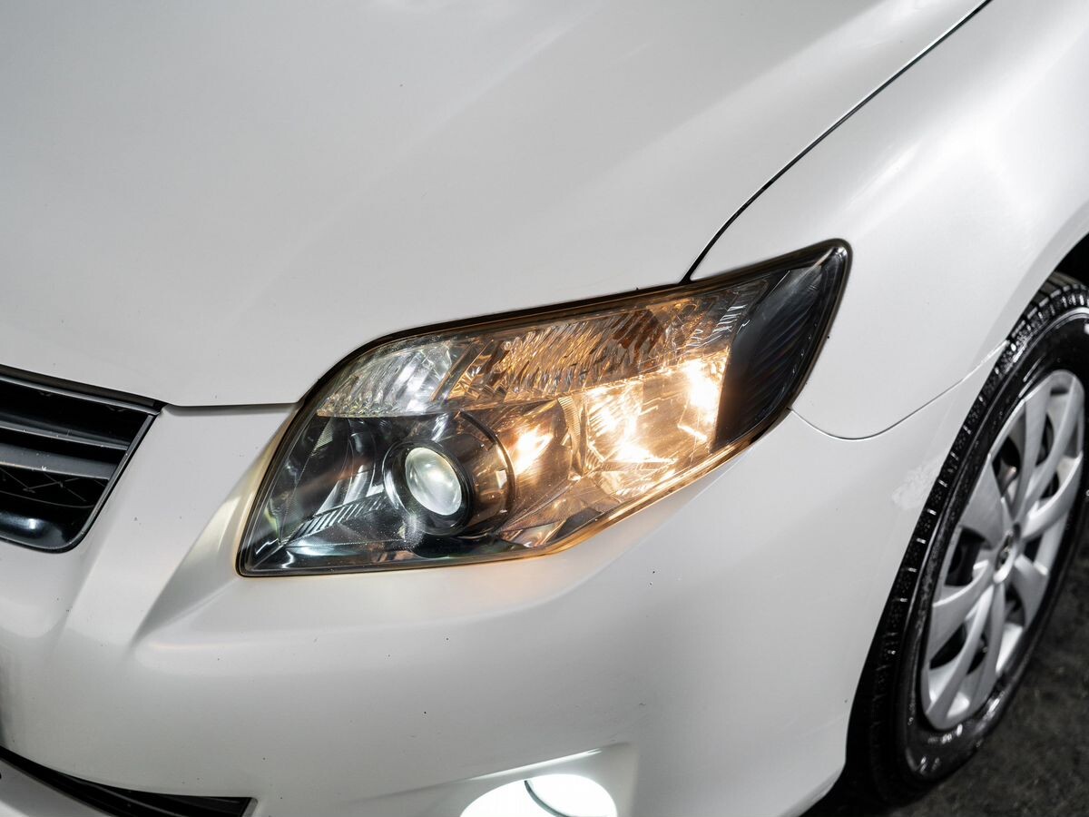 Toyota Corolla Fielder 2010 - фото автомобиля