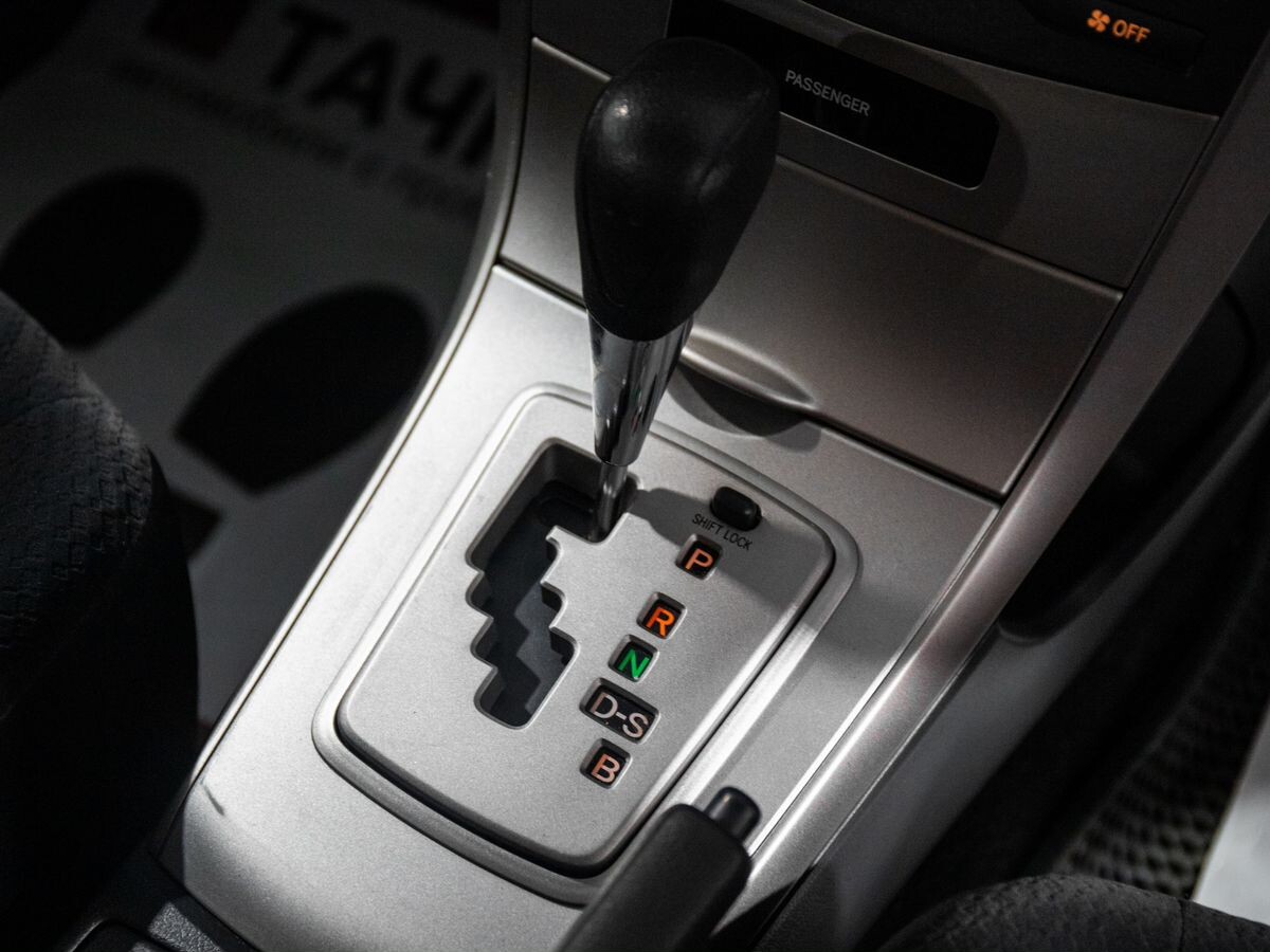 Toyota Corolla Fielder 2010 - фото автомобиля