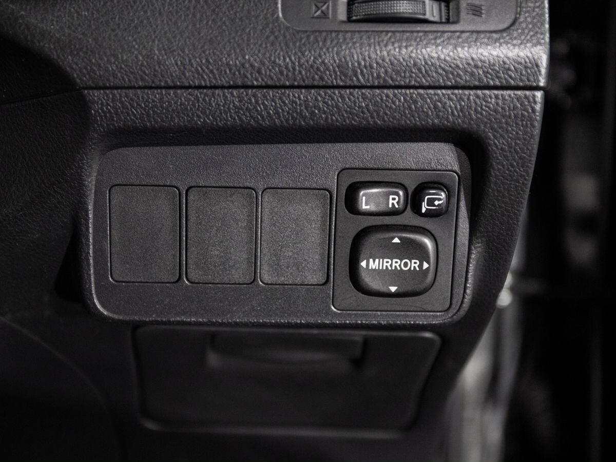 Toyota Corolla Fielder 2010 - фото автомобиля