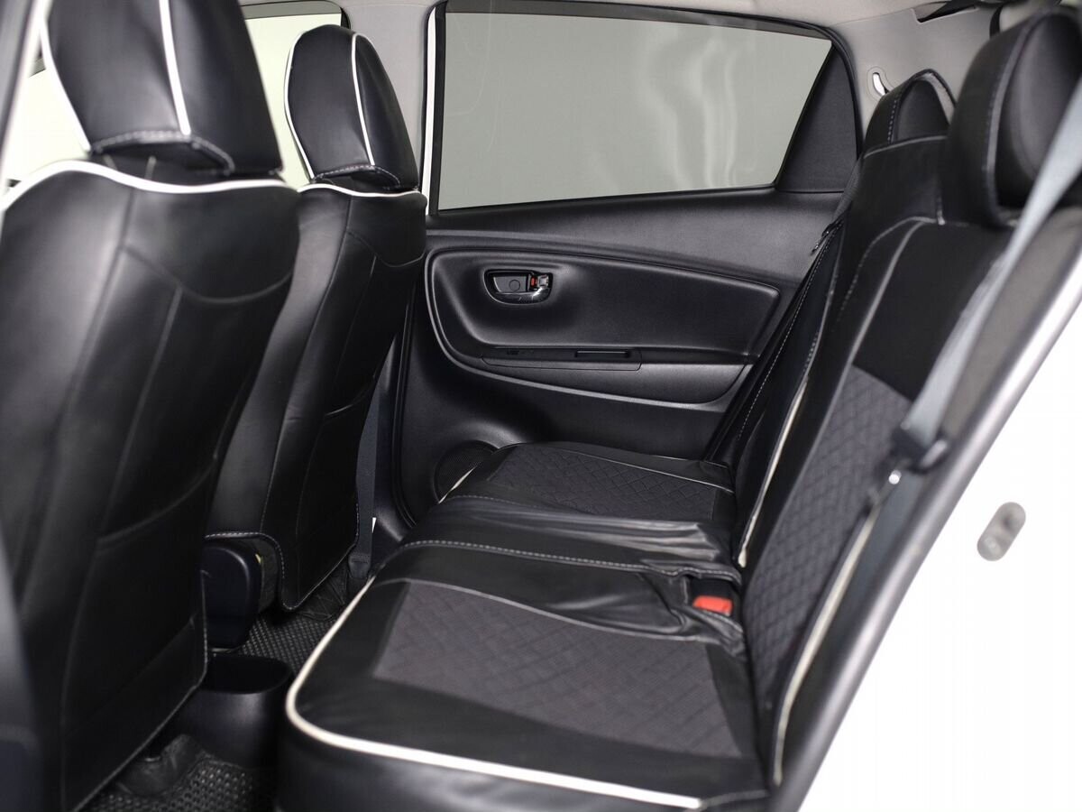 Toyota Vitz 2019 - фото автомобиля