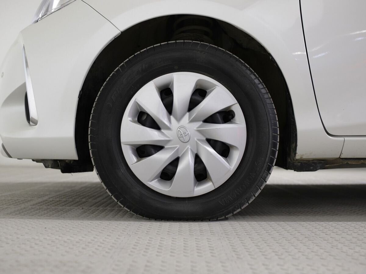 Toyota Vitz 2019 - фото автомобиля