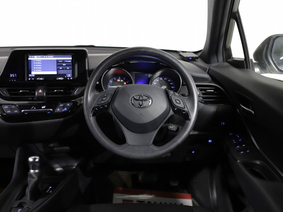 Toyota C-HR 2019 - фото автомобиля