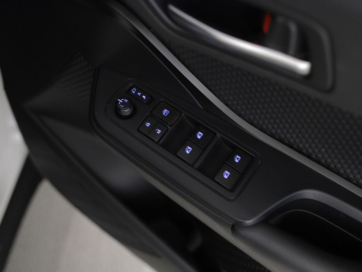 Toyota C-HR 2019 - фото автомобиля