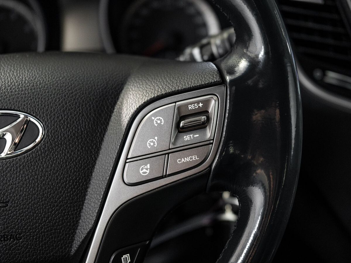 Hyundai Santa Fe 2012 - фото автомобиля