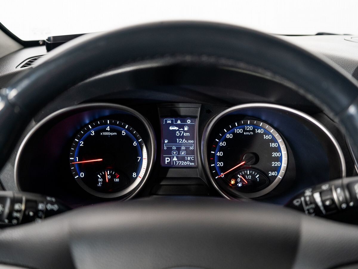 Hyundai Santa Fe 2012 - фото автомобиля