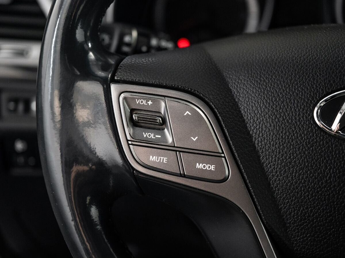 Hyundai Santa Fe 2012 - фото автомобиля