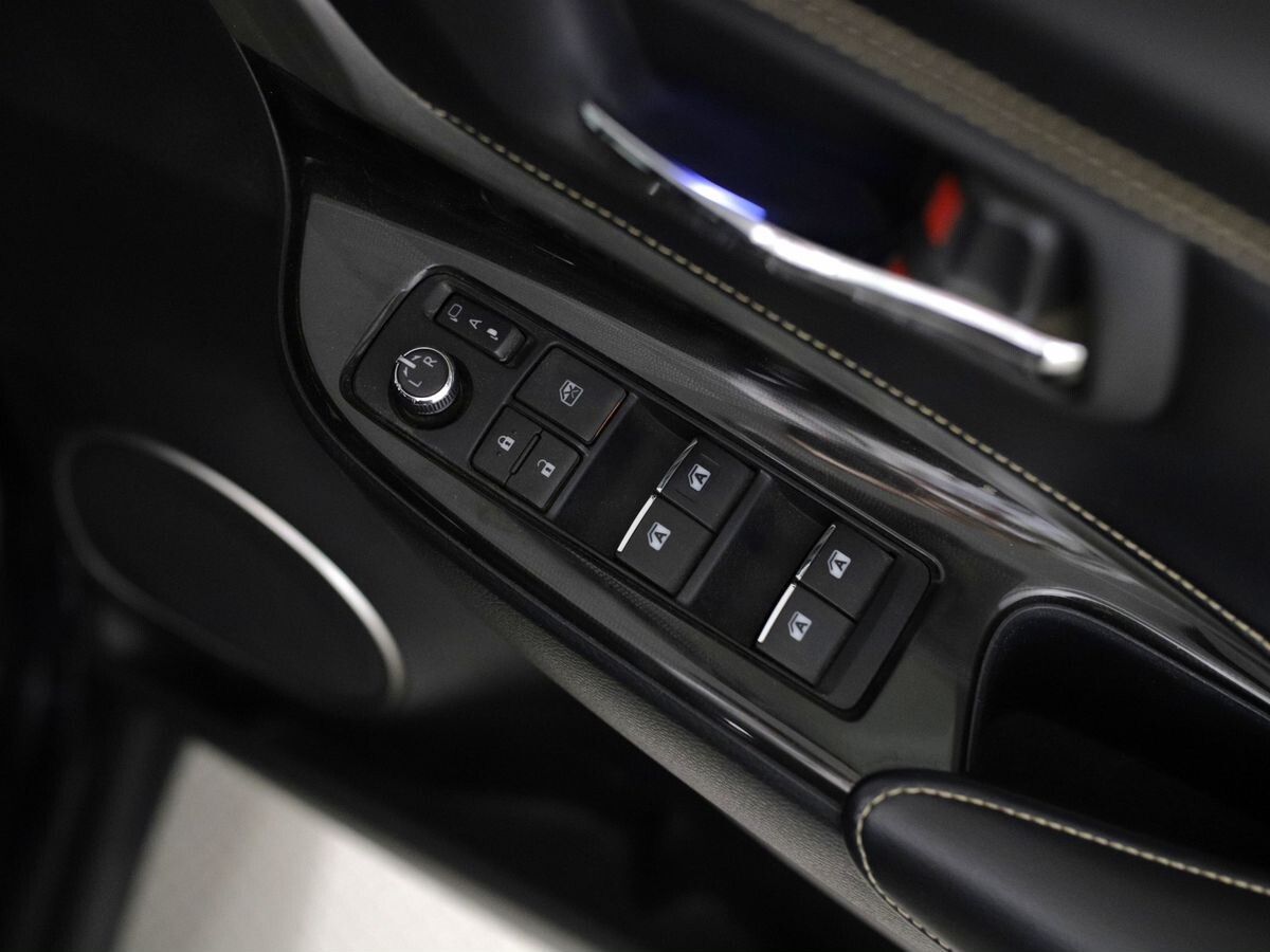 Toyota Harrier 2018 - фото автомобиля