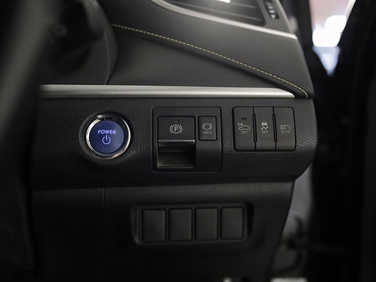 Toyota Harrier 2018 - фото автомобиля
