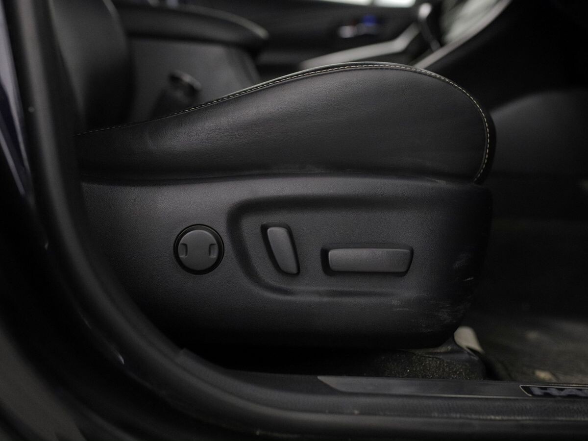 Toyota Harrier 2018 - фото автомобиля