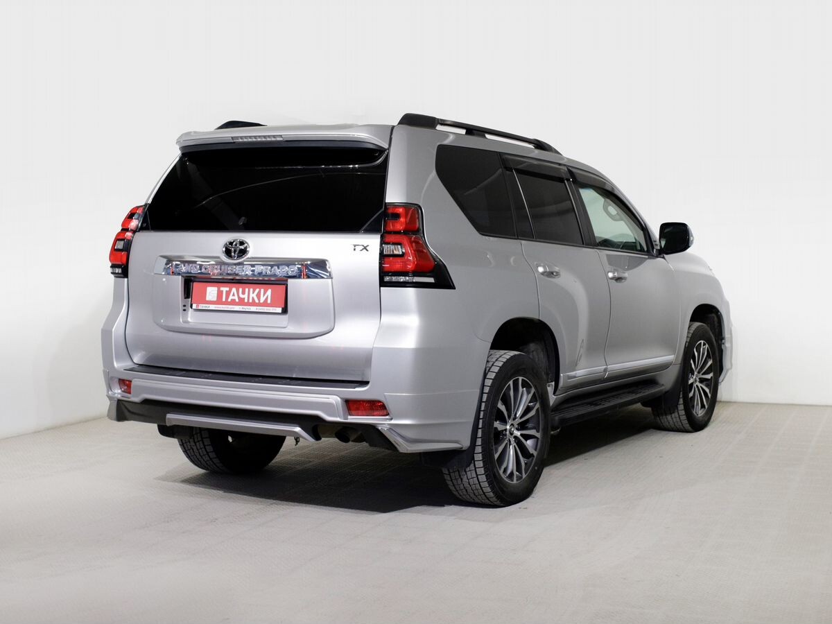 Toyota Land Cruiser Prado 2017 - фото автомобиля