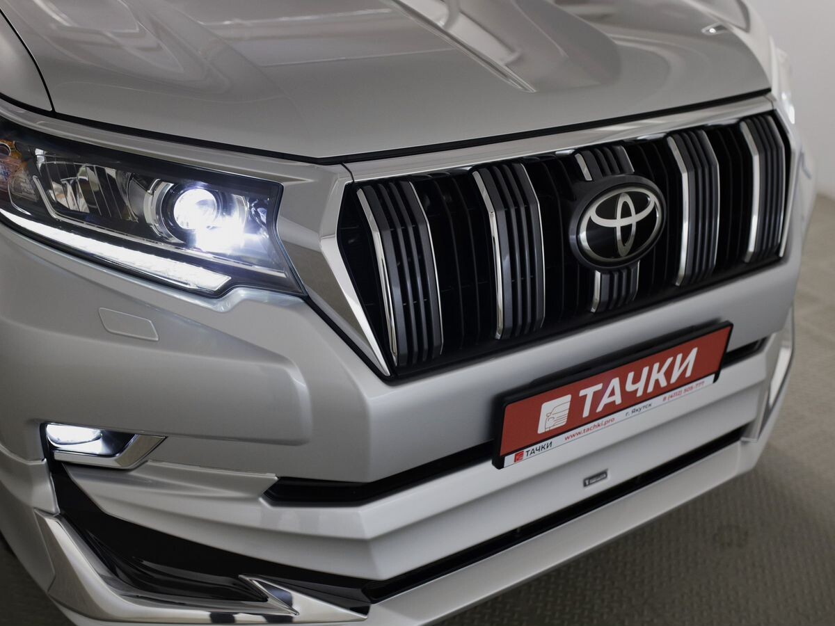Toyota Land Cruiser Prado 2017 - фото автомобиля