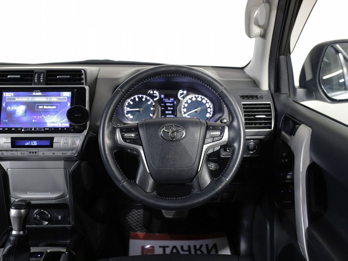 Toyota Land Cruiser Prado 2017 - фото автомобиля