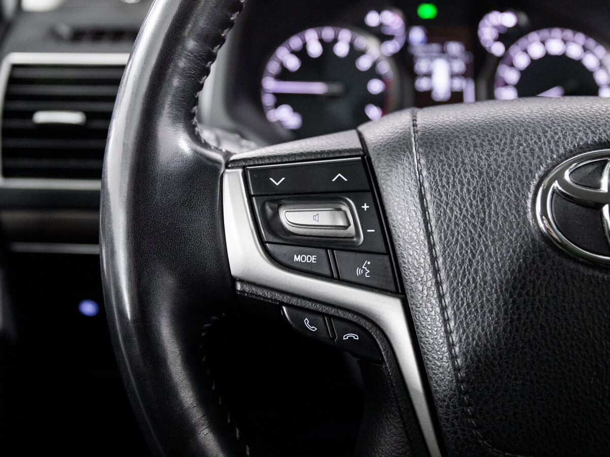 Toyota Land Cruiser Prado 2020 - фото автомобиля