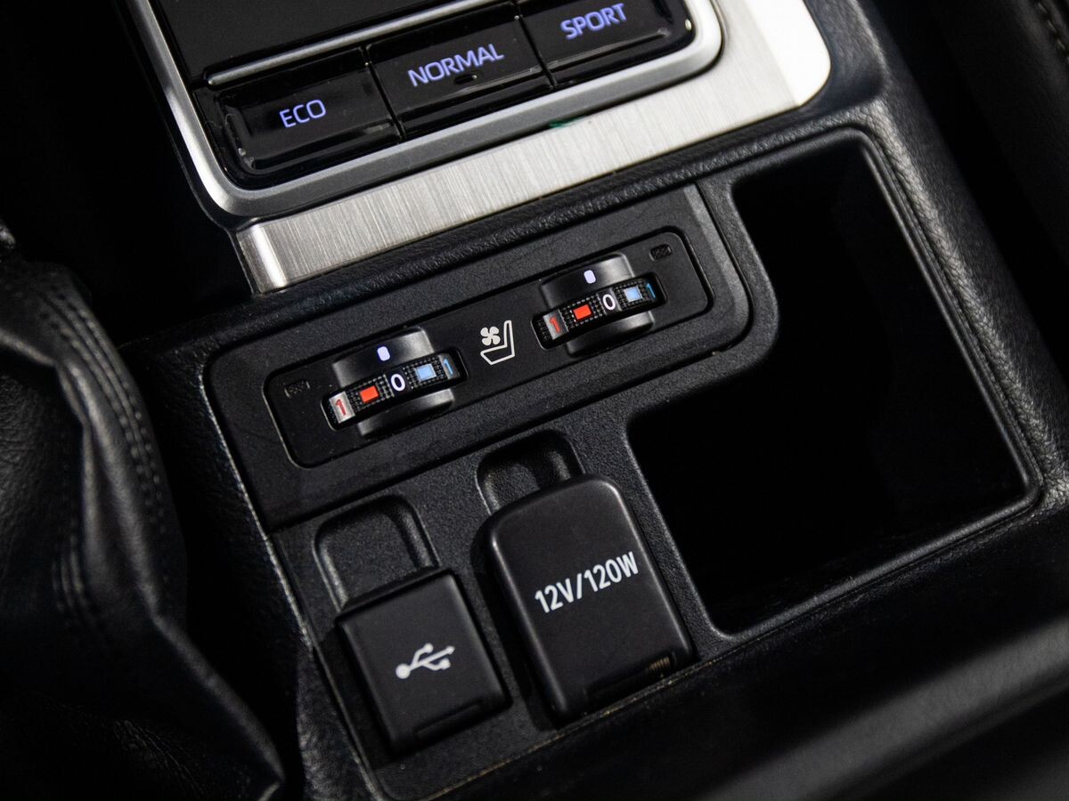 Toyota Land Cruiser Prado 2020 - фото автомобиля