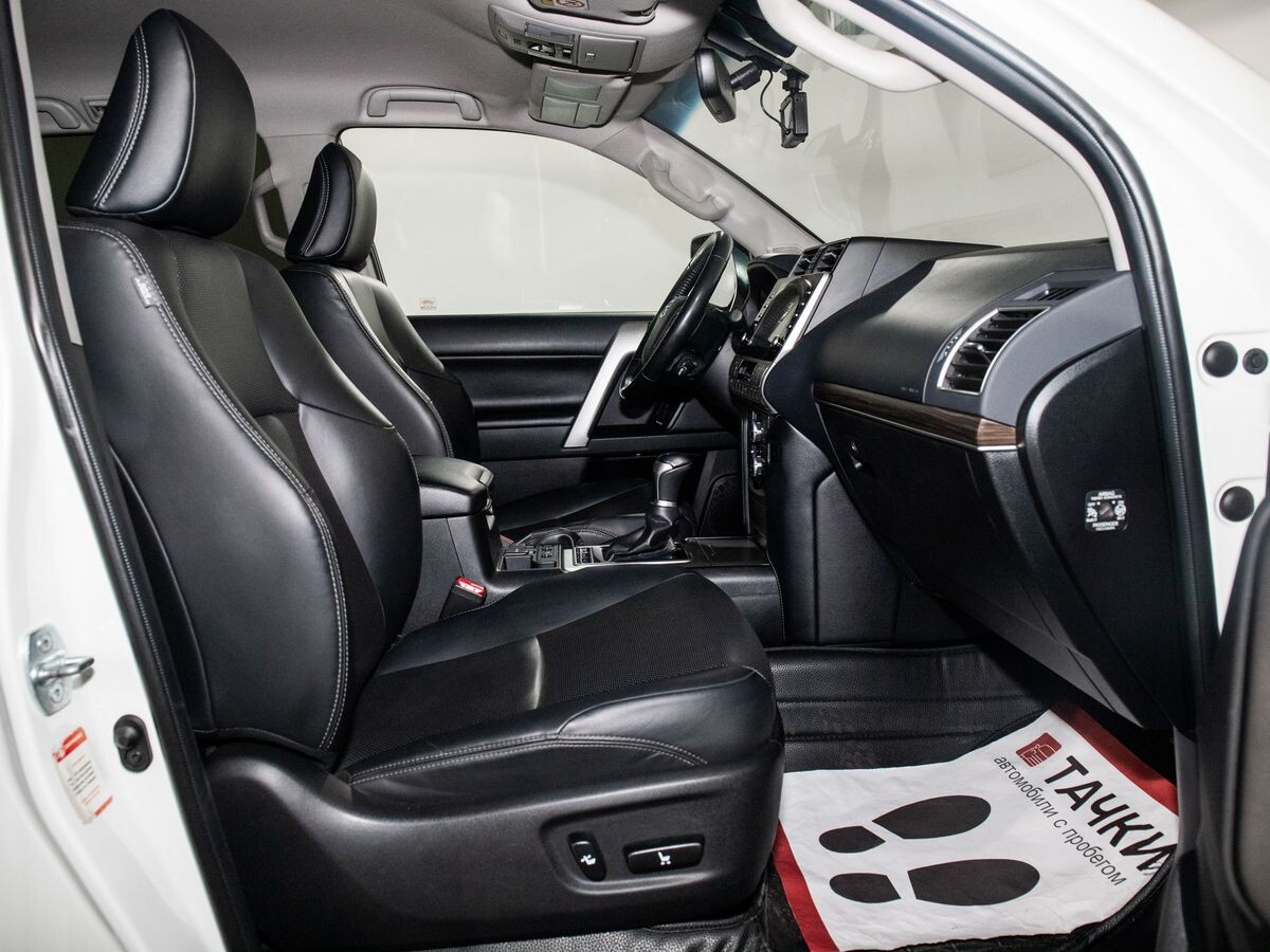 Toyota Land Cruiser Prado 2020 - фото автомобиля