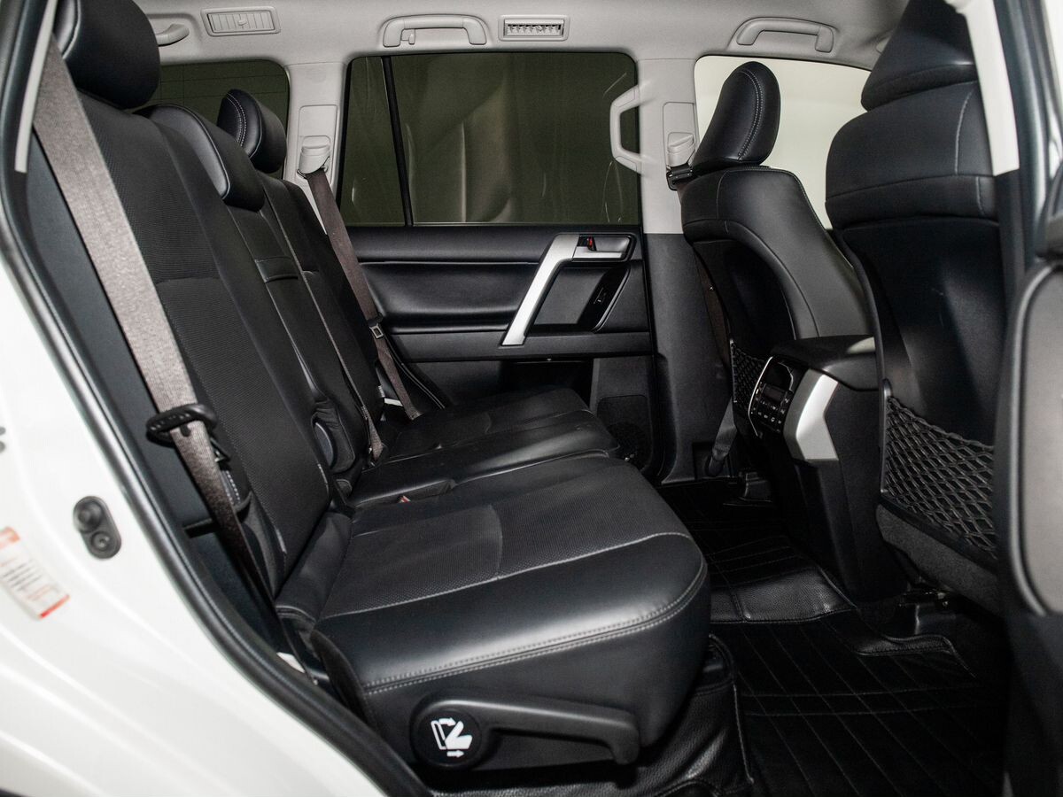 Toyota Land Cruiser Prado 2020 - фото автомобиля